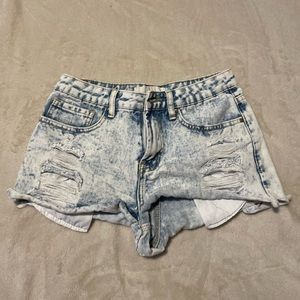 Super cute, cheeky light washed shorts!